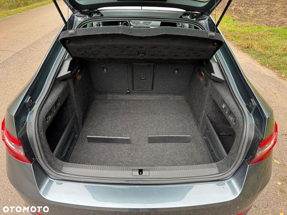 Skoda Superb 1.6 TDI Ambition - 33