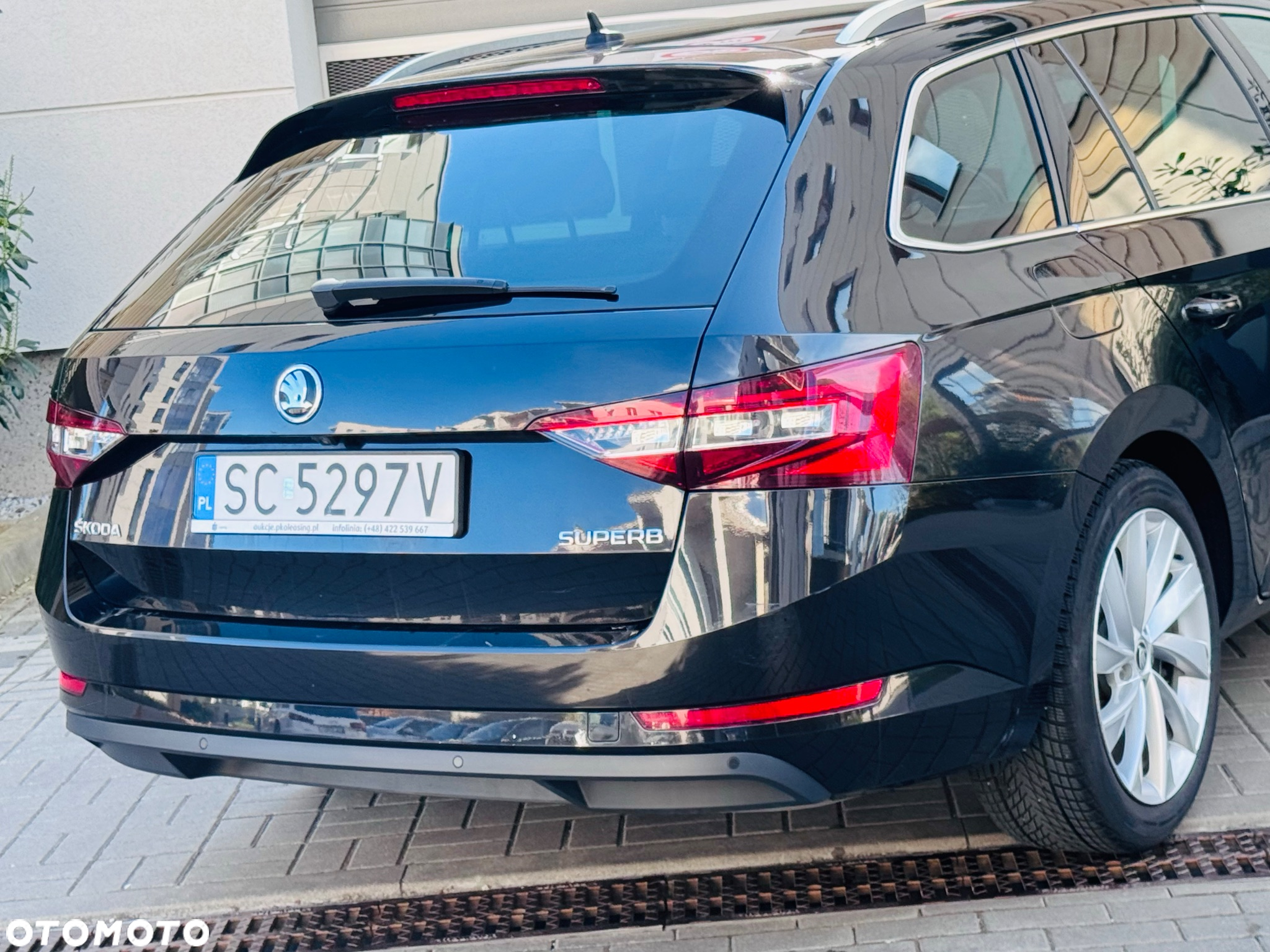 Skoda Superb 2.0 TDI L&K DSG - 14