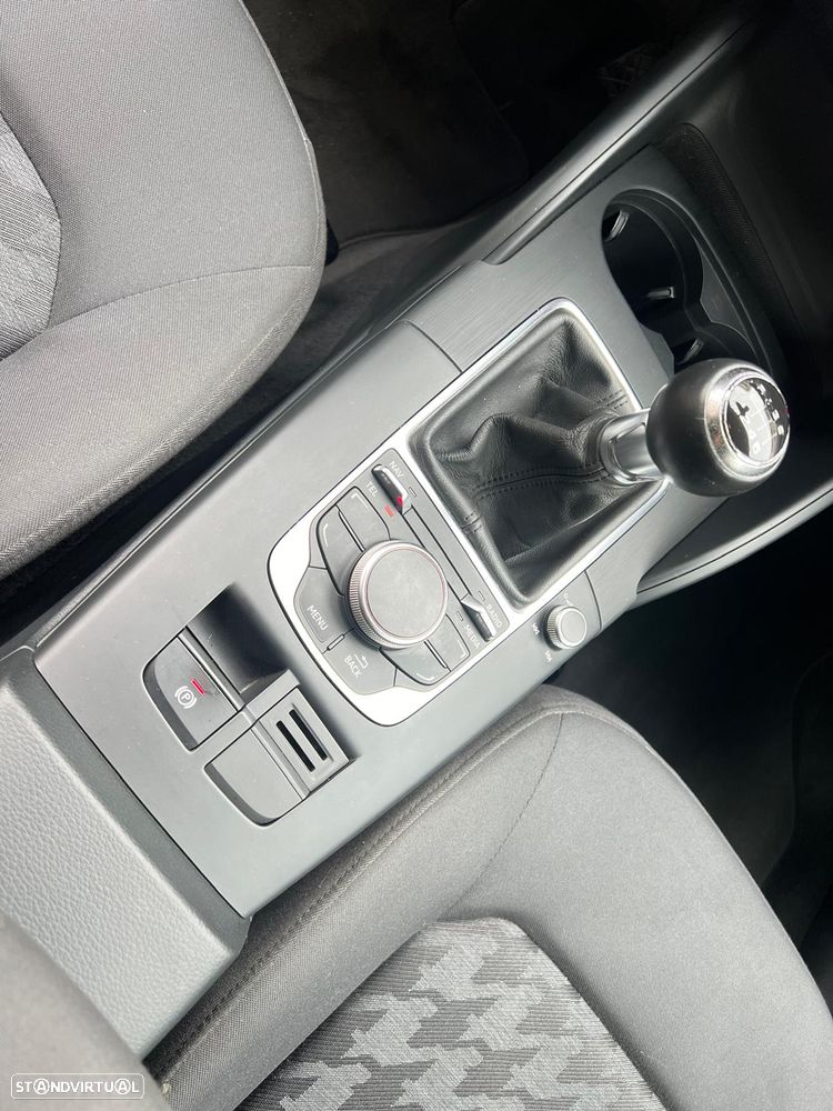 Audi A3 Sportback 1.6 TDI Advance - 19