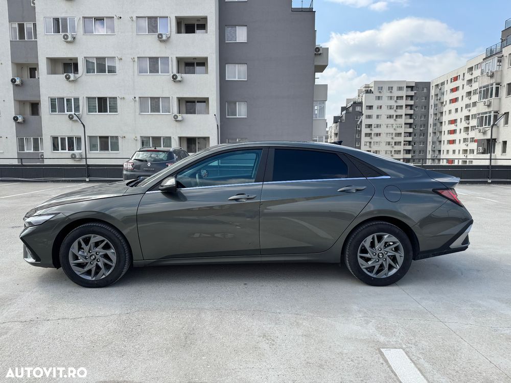 Hyundai Elantra 1.6 l 123 CP CVT Highway - 2
