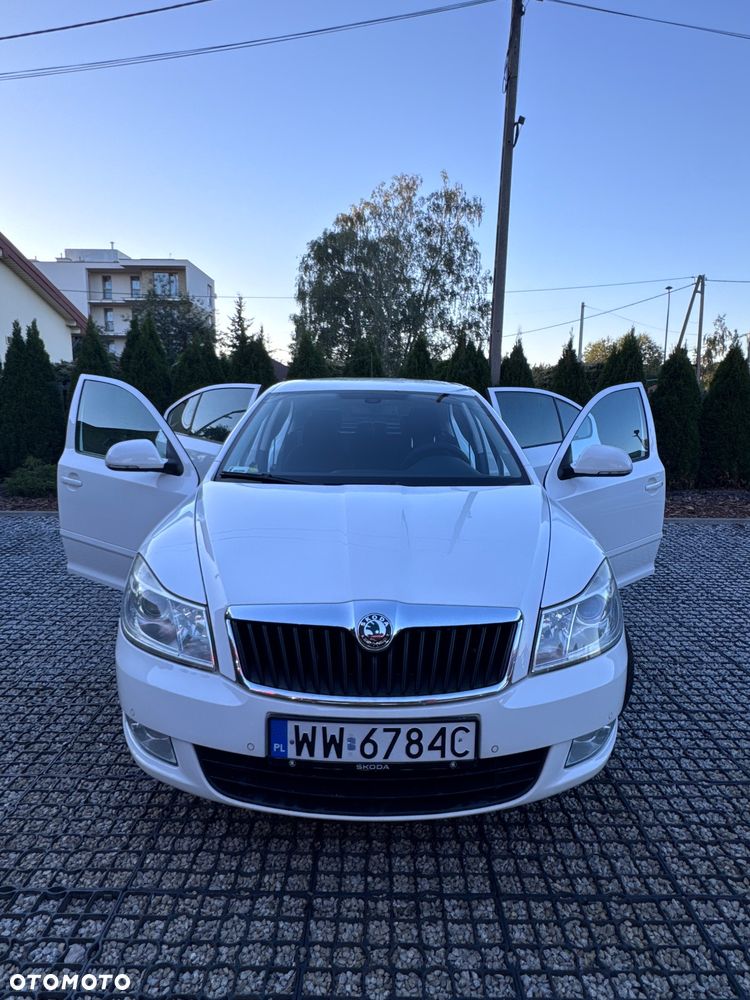 Skoda Octavia 1.6 Ambiente - 6