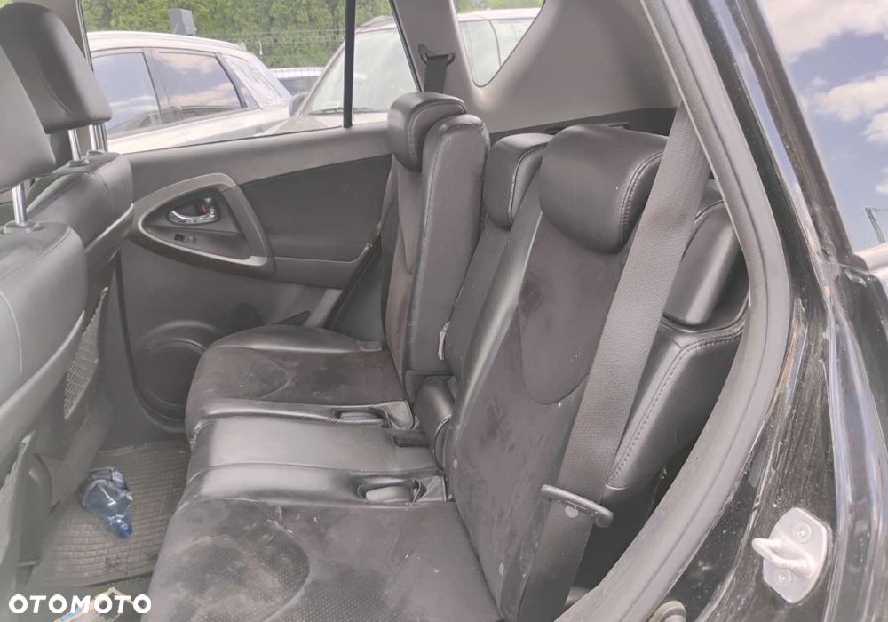 Toyota RAV4 - 11