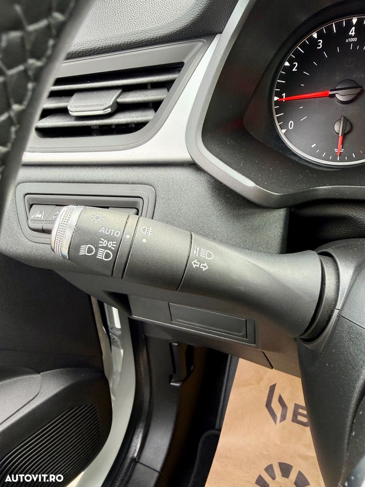 Renault Captur MHEV 140 Techno - 24