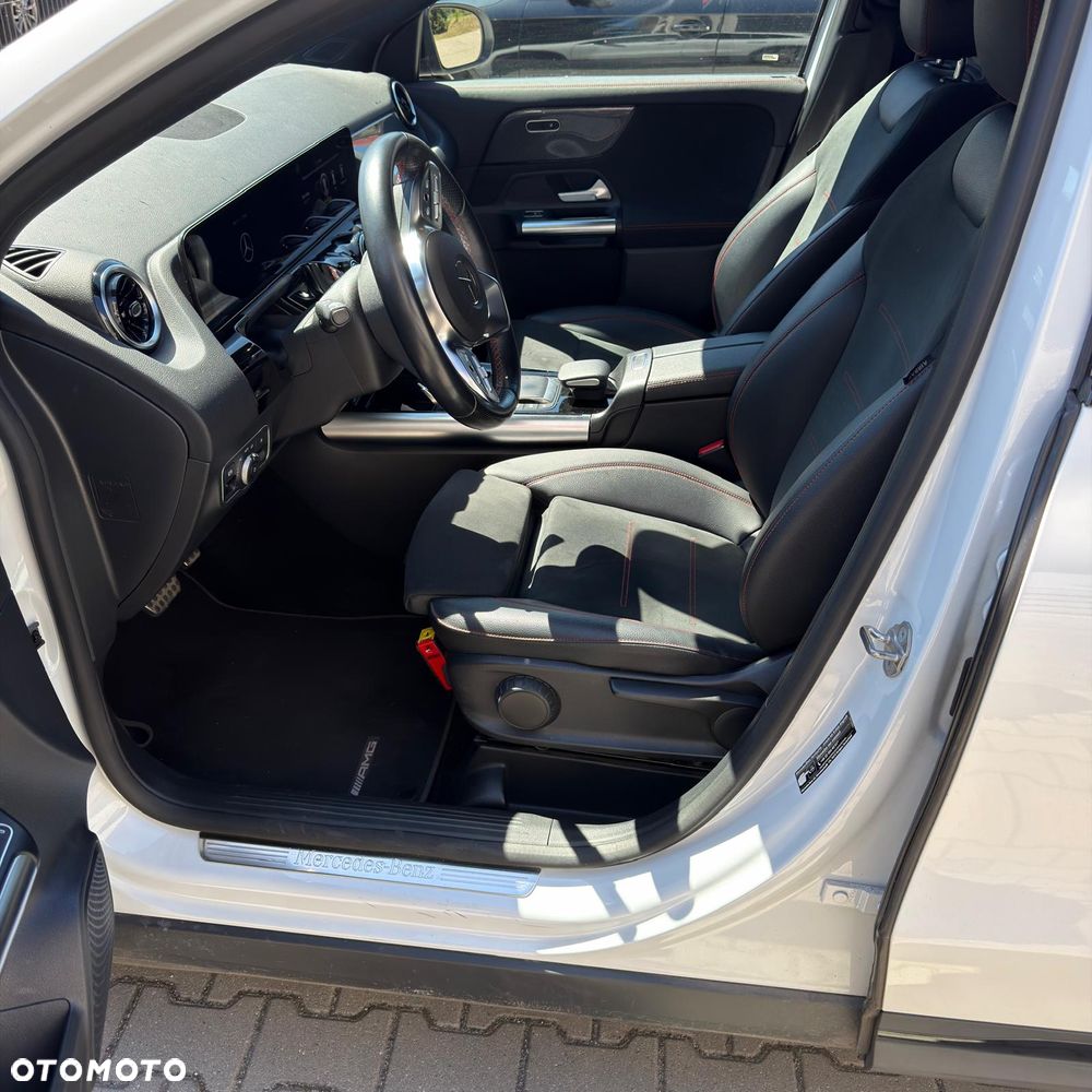 Mercedes-Benz GLA 200 AMG Line - 9