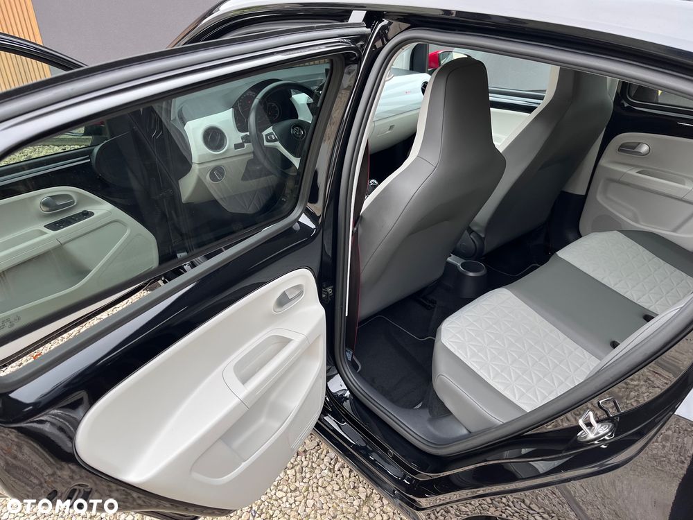 Volkswagen up! 1.0 beats - 16