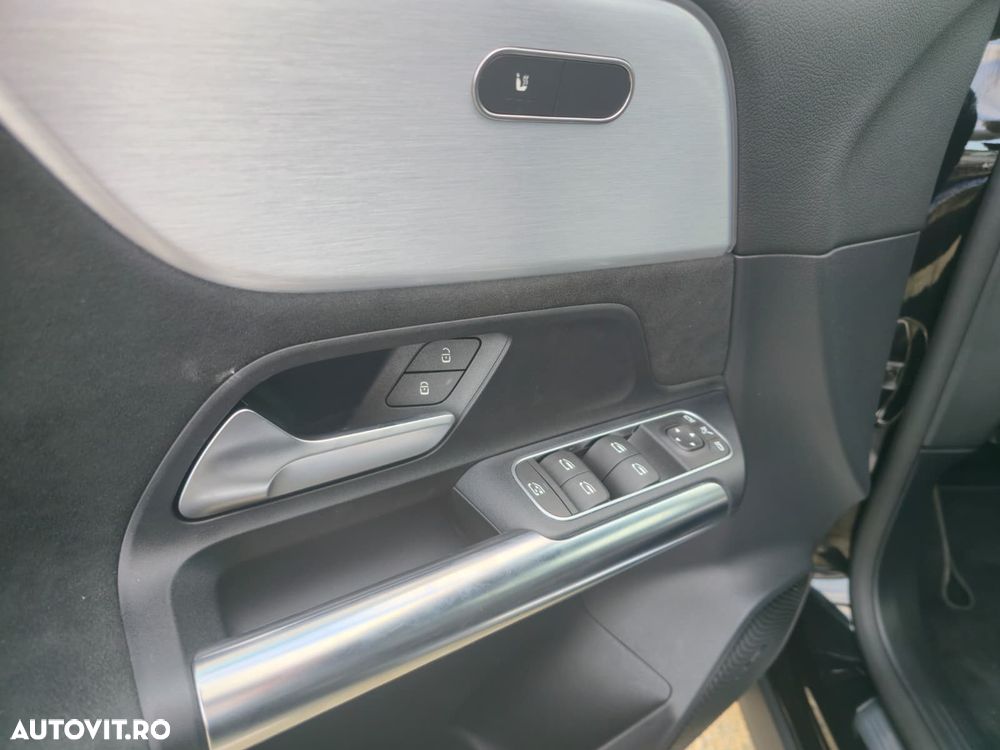 Mercedes-Benz GLA - 12