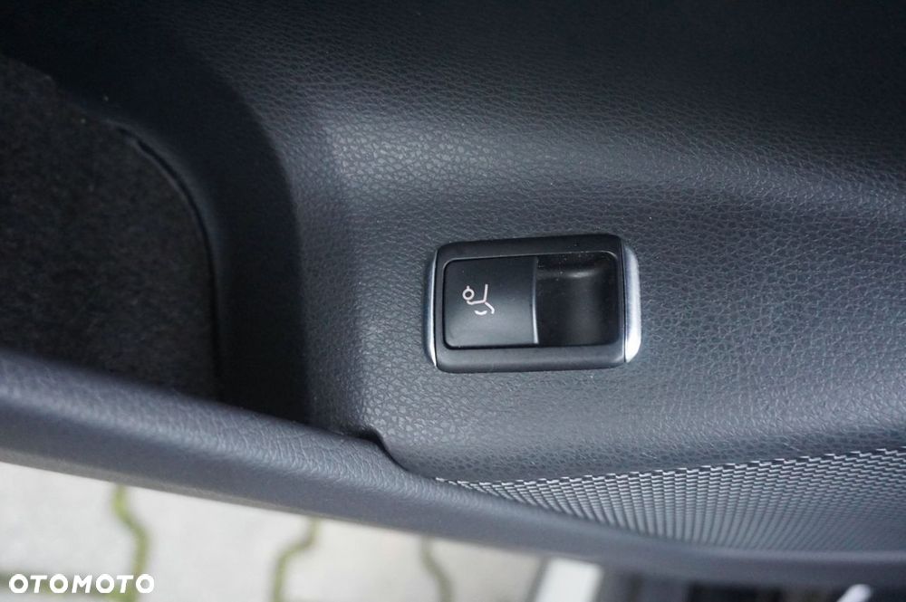 Mercedes-Benz GLA 200 7G-DCT AMG Line - 13