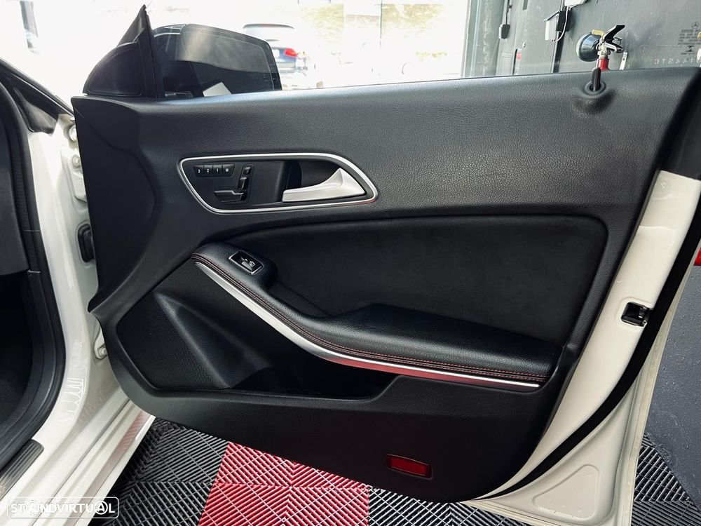 Mercedes-Benz CLA 220 (CDI) d 7G-DCT AMG Line - 40