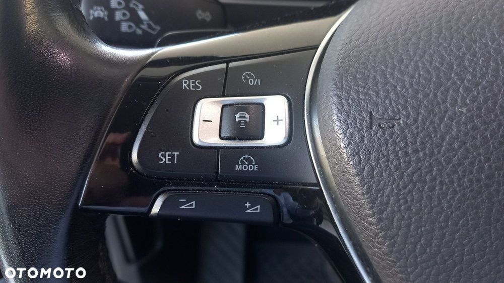 Volkswagen Tiguan - 13