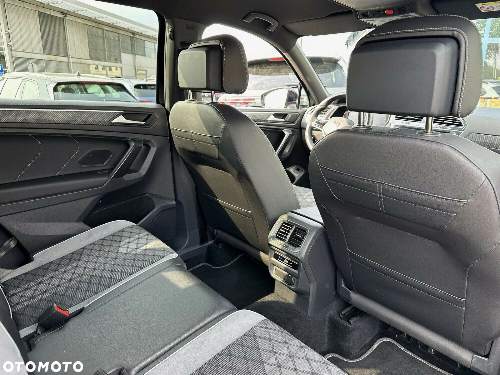 Volkswagen Tiguan Allspace 2.0 TSI 4Mot R-Line DSG - 24