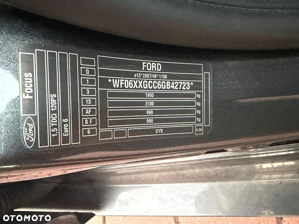 Ford Focus 1.5 EcoBlue Start-Stopp-System ST-LINE DESIGN - 40