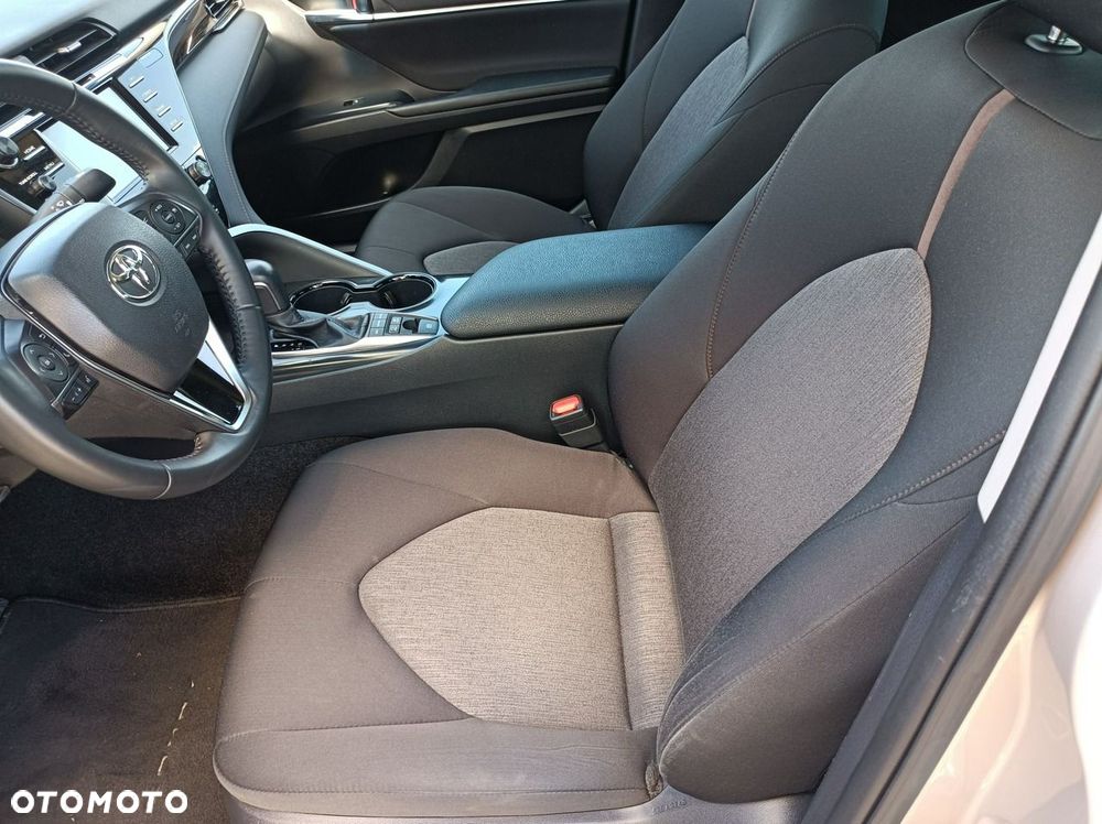 Toyota Camry 2.5 Hybrid Comfort CVT - 27