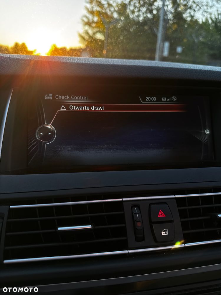 BMW Seria 5 525d xDrive Luxury Line - 12