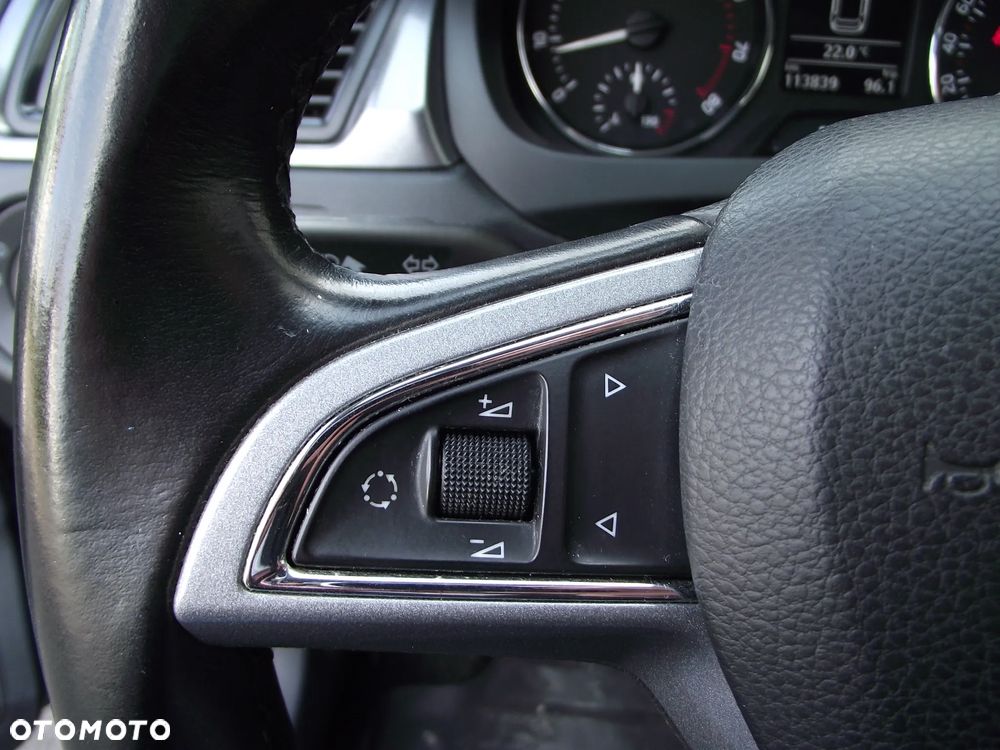 Skoda RAPID 1.2 TSI Ambition - 23