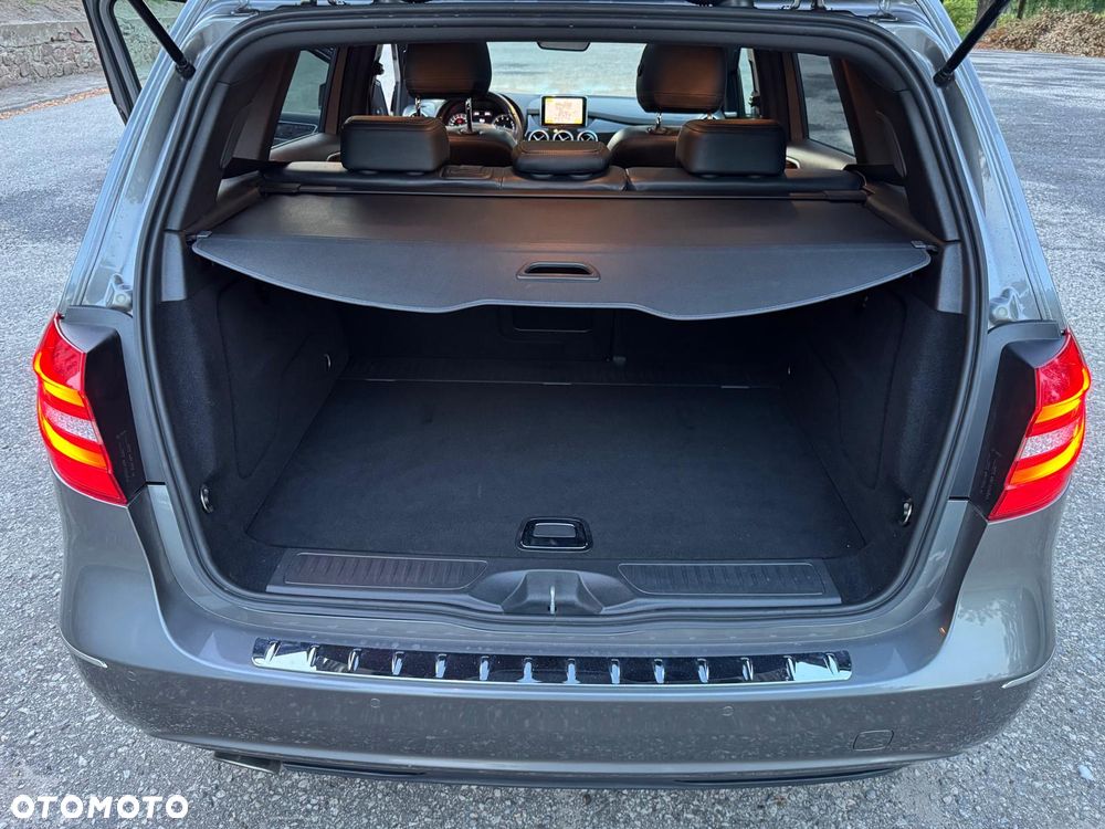 Mercedes-Benz Klasa B 180 BlueEFFICIENCY Edition - 27