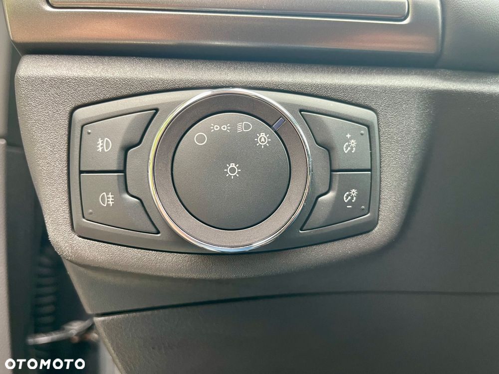 Ford Mondeo - 29