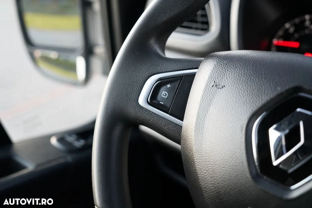 Renault MASTER / CONTAINER / LIFT - 750 KG / MTA: 3500 KG / 2023 / - 30