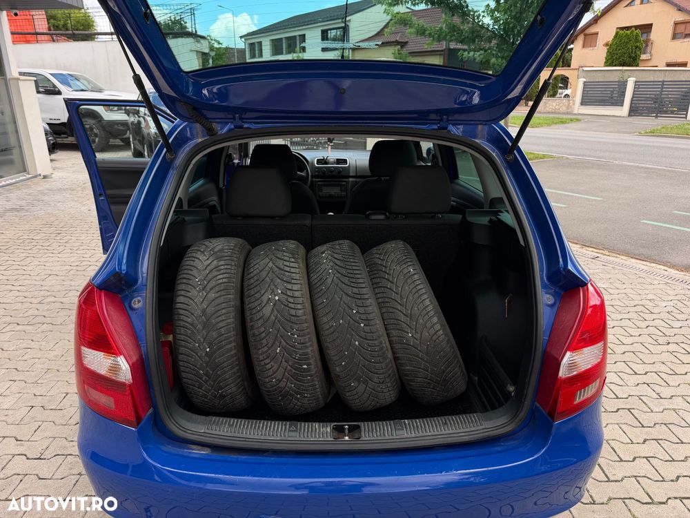 Skoda Fabia 1.2 HTP Ambiente - 25
