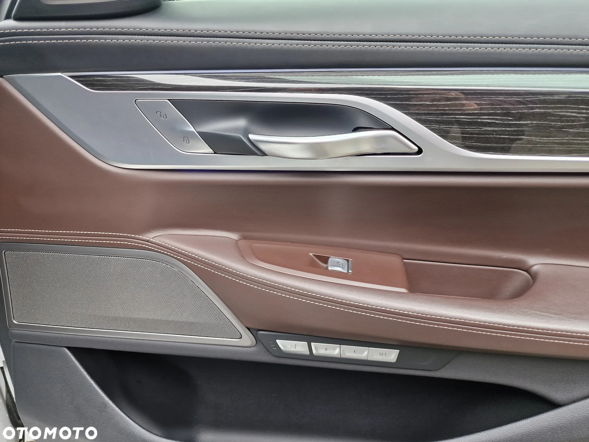 BMW Seria 7 750Li xDrive - 17