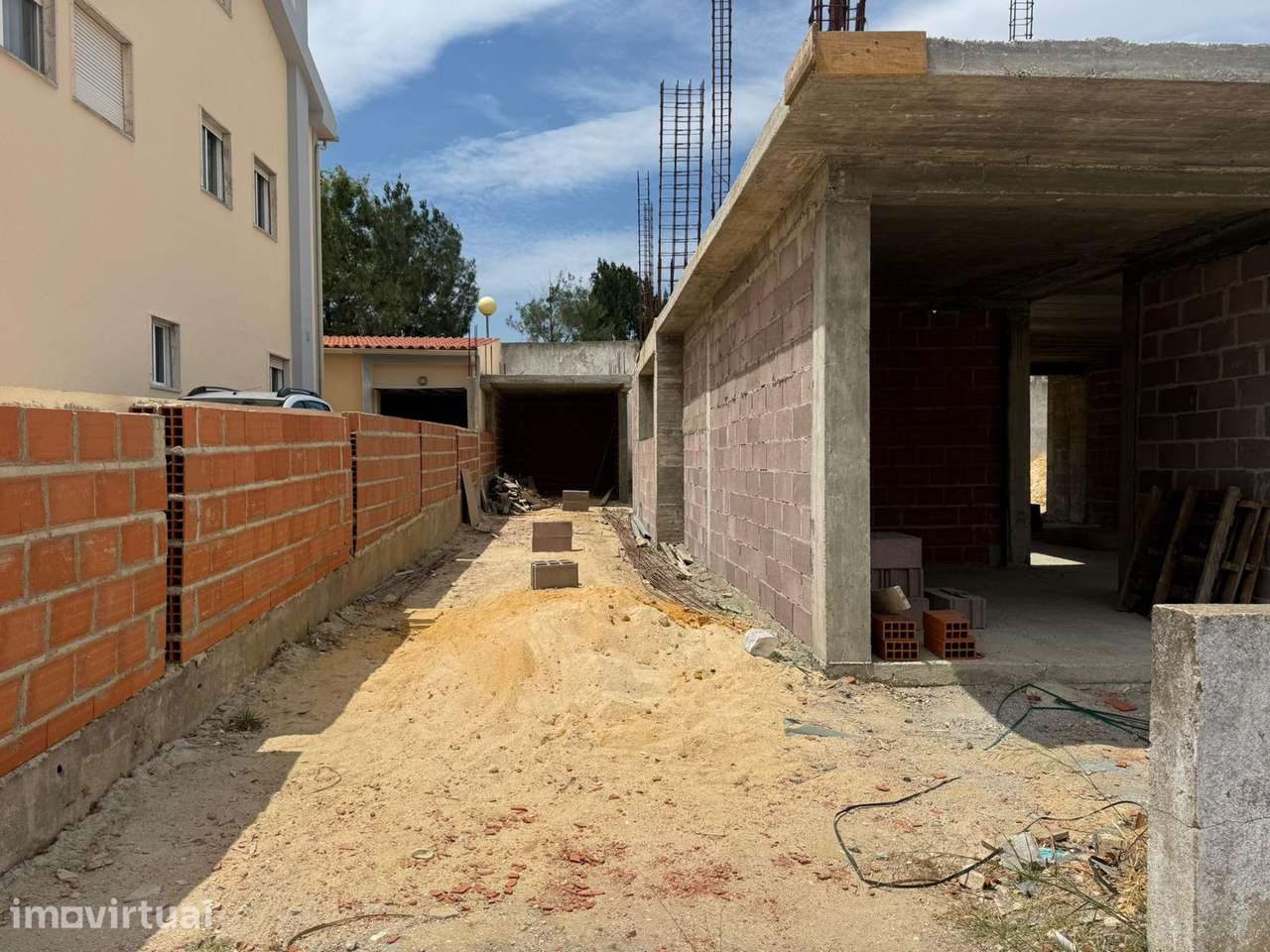 MORADIA T4 | 450.000€ CHAVE NA MÃO - Grande imagem: 4/6