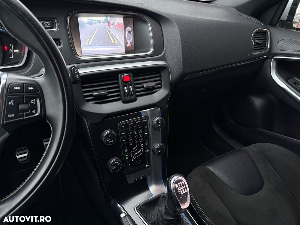 Volvo V40 D2 R Design - 29