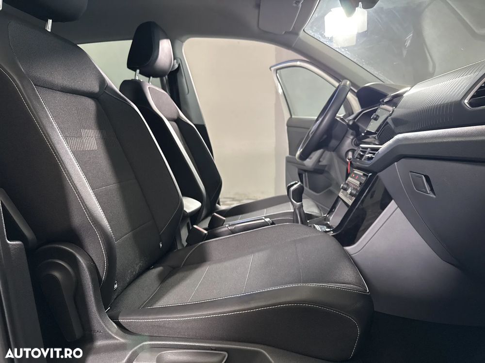 Volkswagen T-Cross - 12