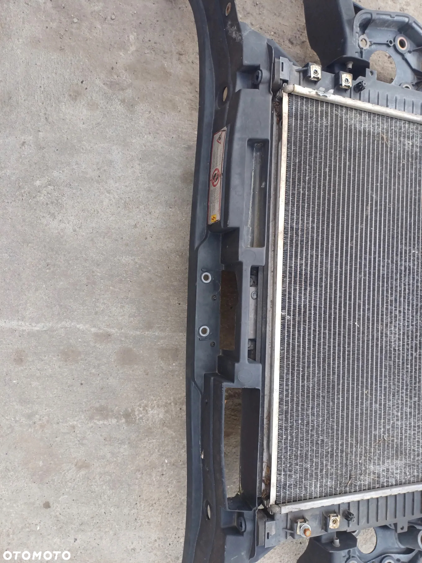 PAS PRZEDNI AUDI A6 C5 2.4 BENZYNA CHŁODNICA 4B0805594 - 2