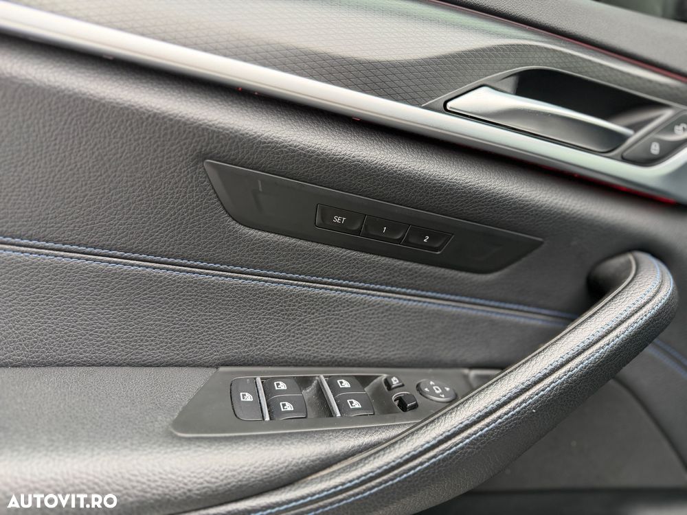 BMW Seria 5 520d Aut. M Sport Edition - 34
