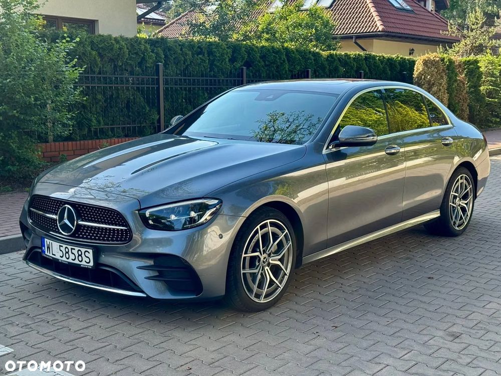 Mercedes-Benz Klasa E 220 d 4Matic 9G-TRONIC AMG Line - 2