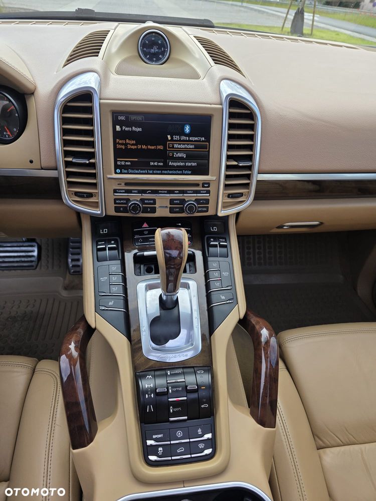 Porsche Cayenne - 20