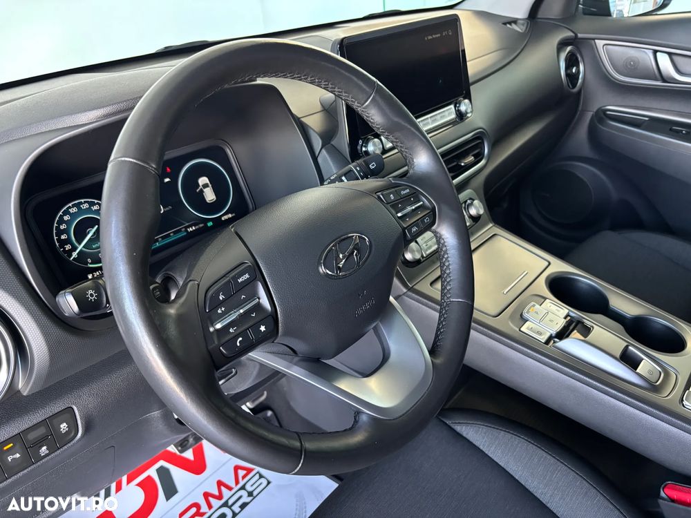 Hyundai KONA Select - 12