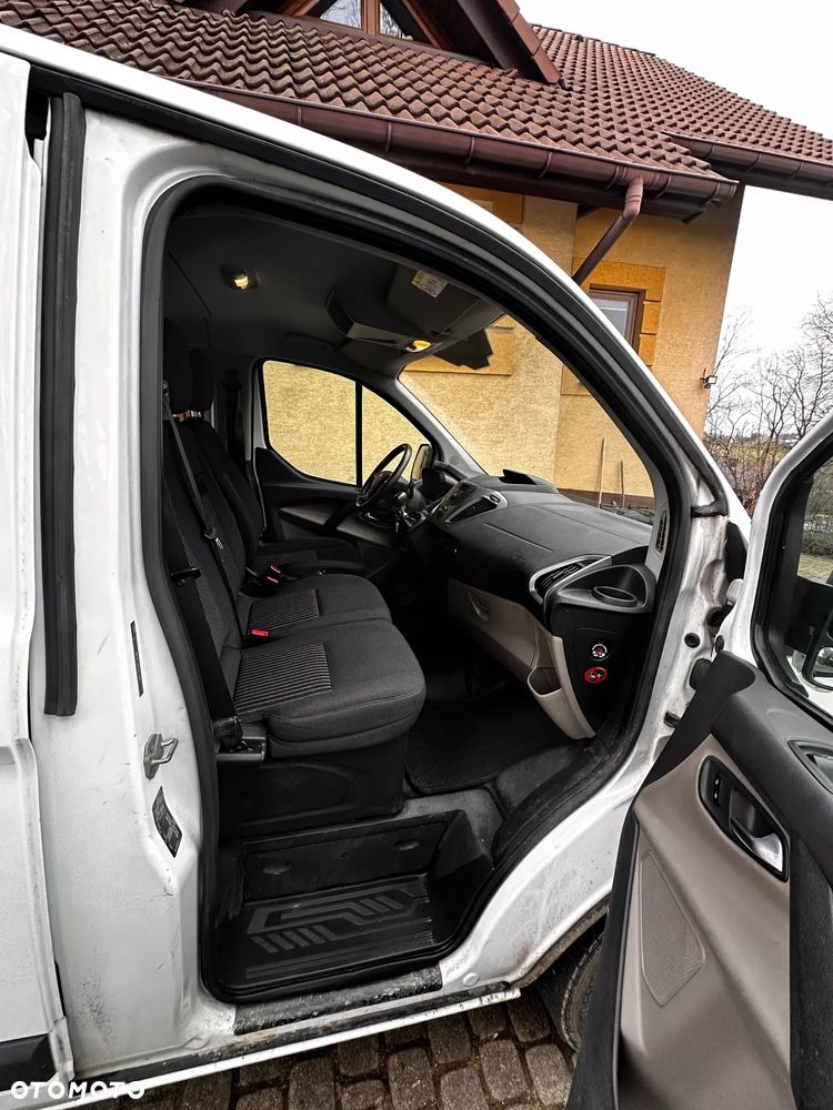 Ford TRANSIT CUSTOM - 12
