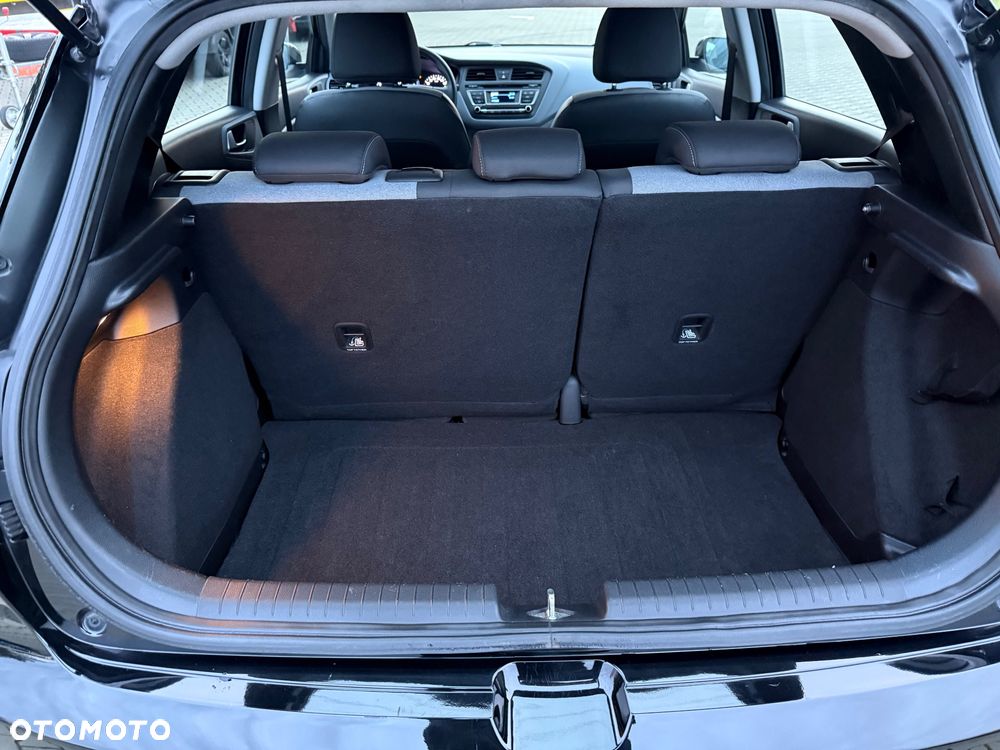 Hyundai i20 1.2 Trend - 24