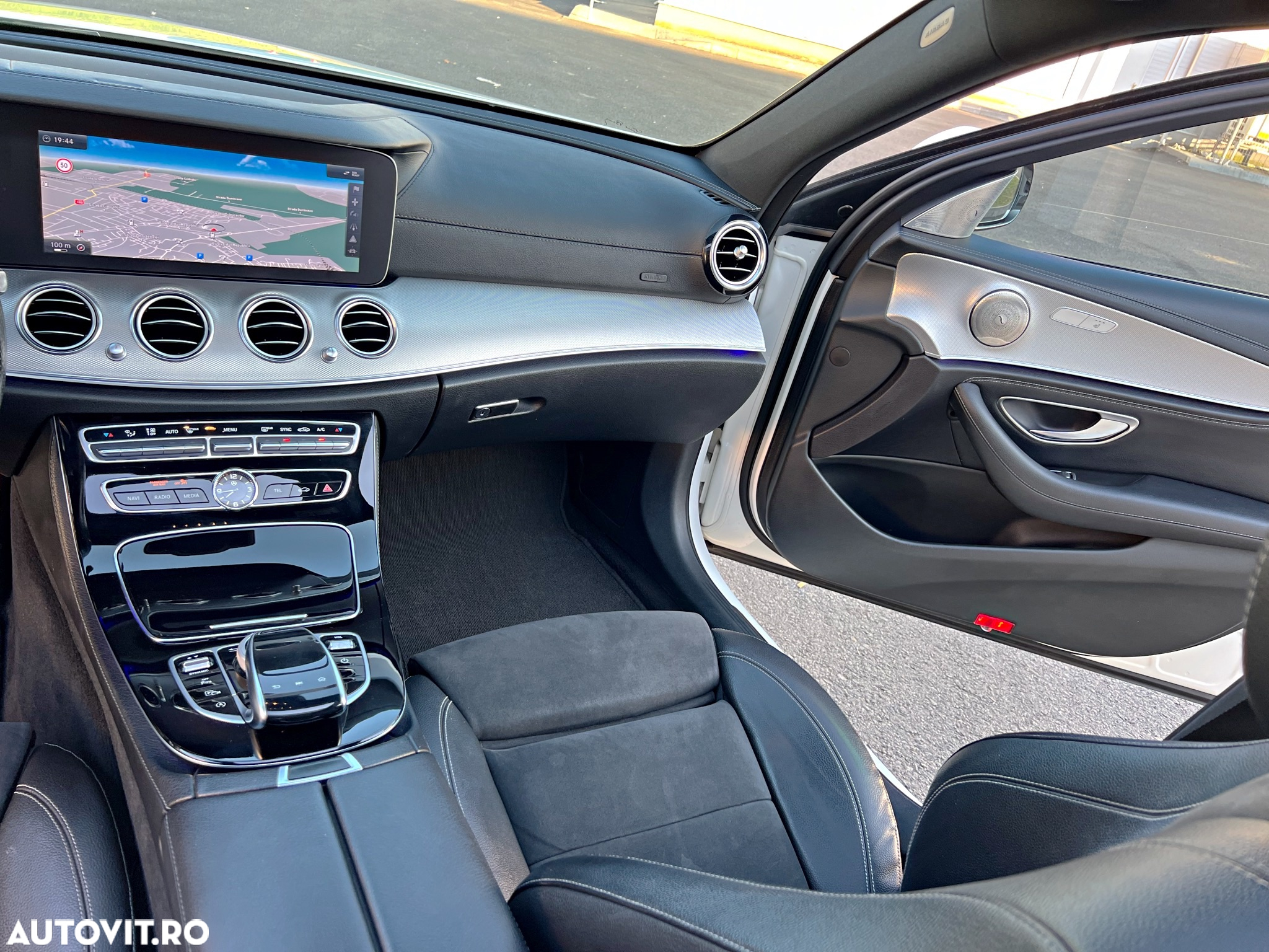 Mercedes-Benz E 220 d 9G-TRONIC AMG Line - 14