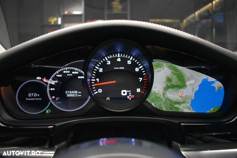 Porsche Panamera 4 - 19