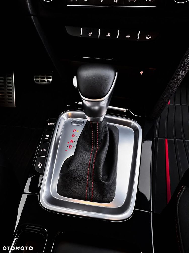 Kia ProCeed - 16