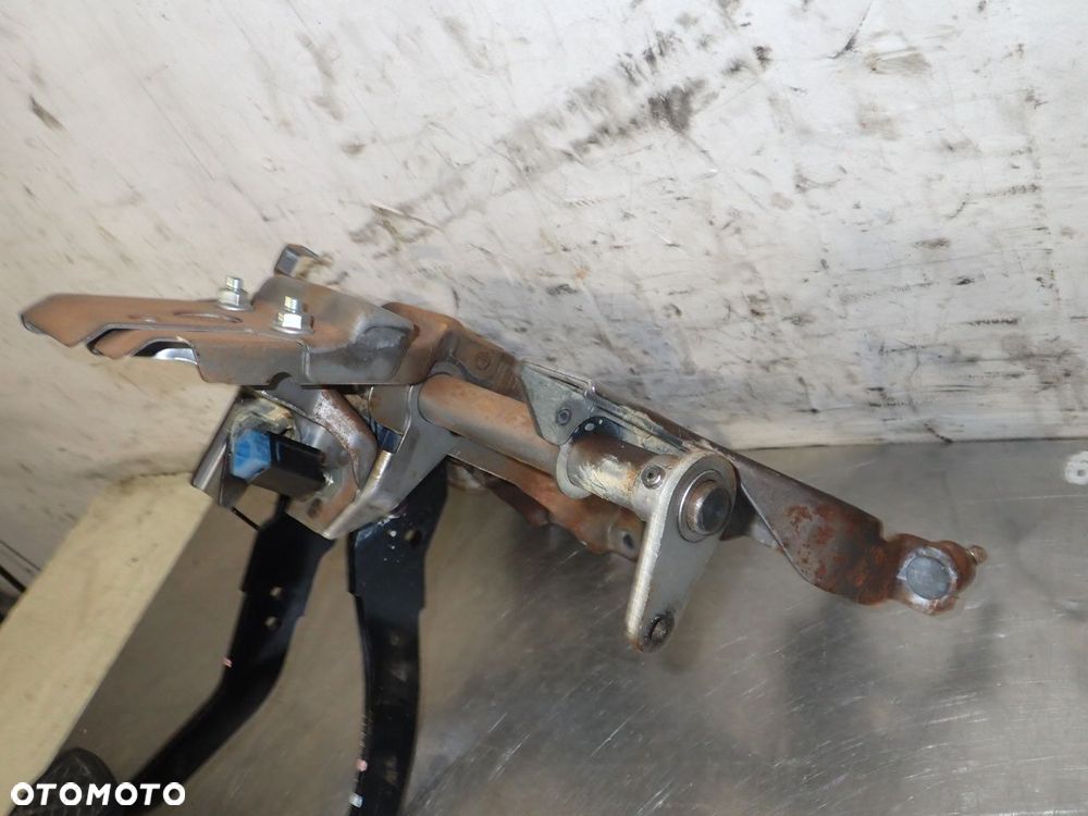 PEDAŁ SPRZĘGŁA HAMULCA SUBARU LEGACY IV 2.0D - 2