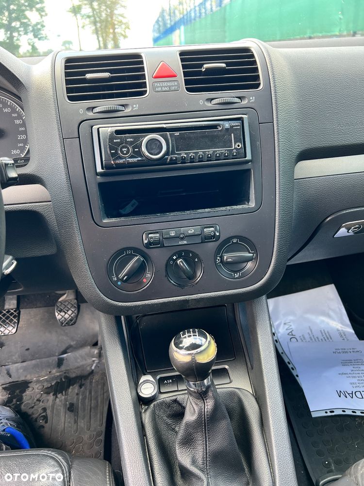 Volkswagen Golf V 1.9 TDI Comfortline - 12