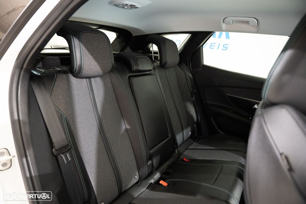 Peugeot 3008 1.6 Hybrid Allure Pack e-EAT8 - 31