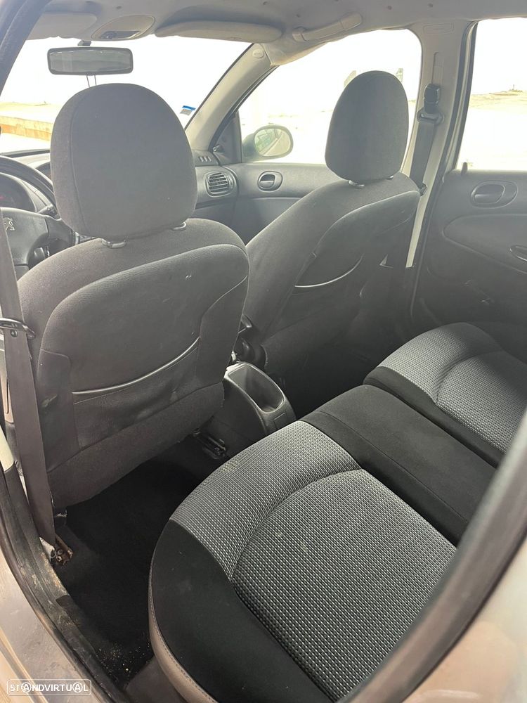 Peugeot 206 1.1 Color Line - 3