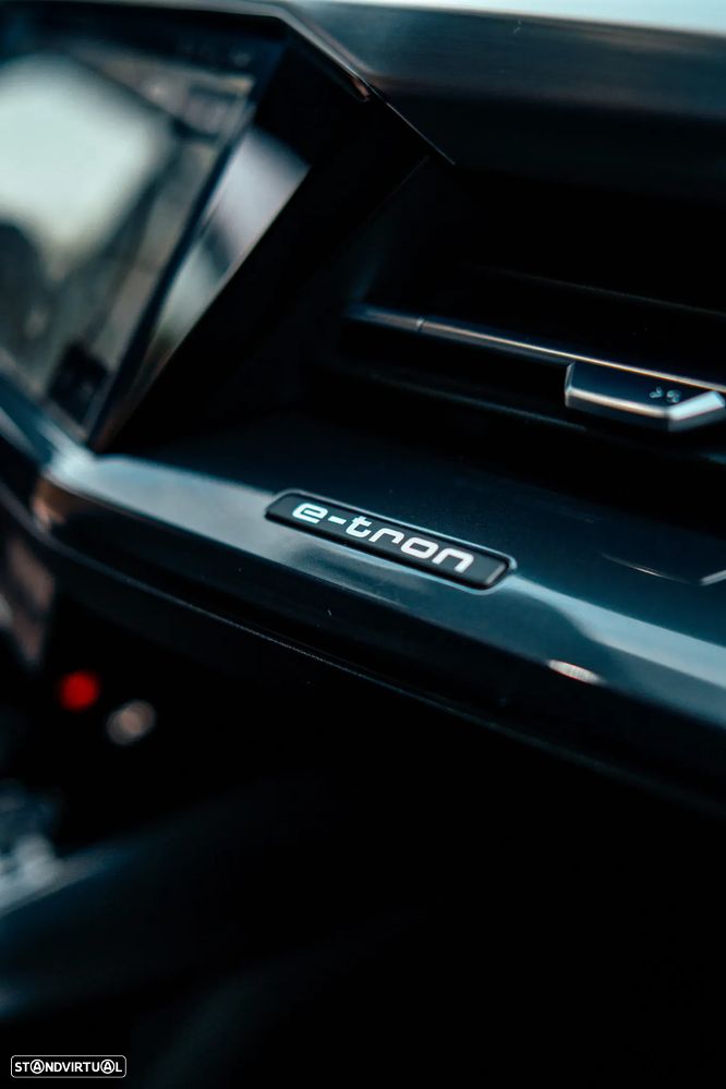 Audi Q4 e-tron 45 quattro - 12