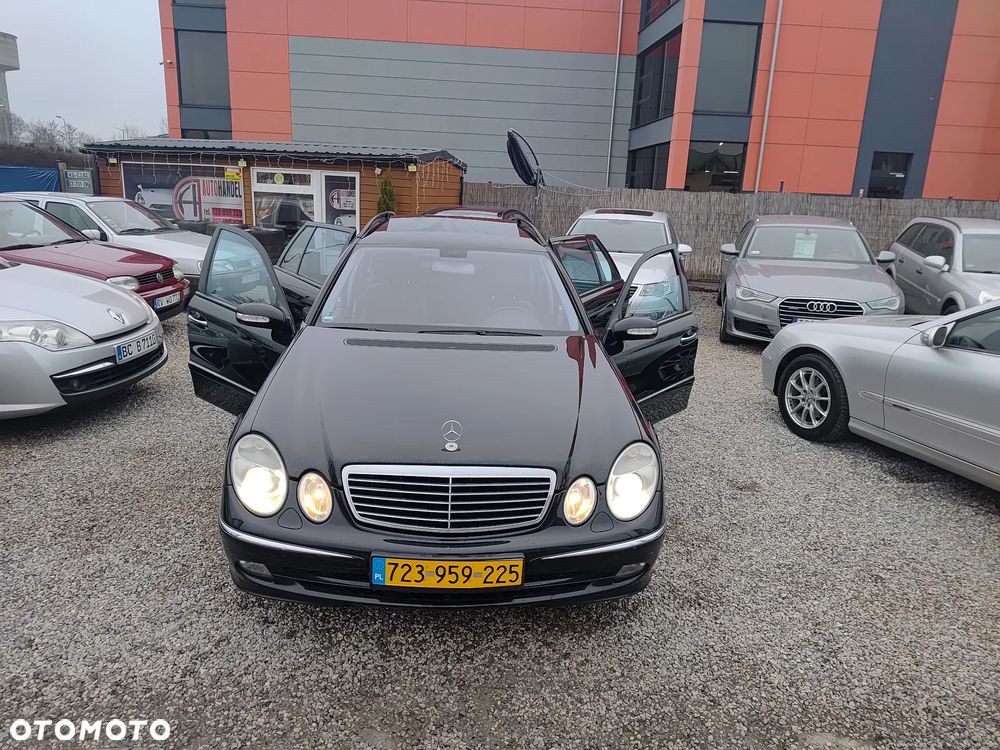 Mercedes-Benz Klasa E 500 Avantgarde Sport Edition - 32