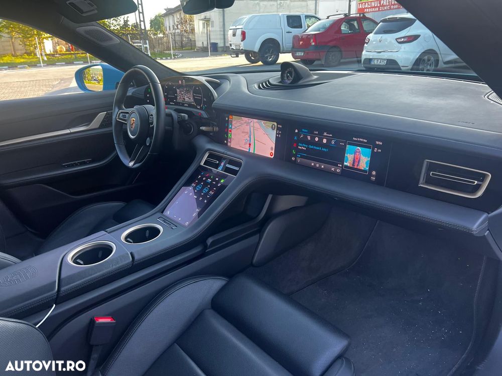 Porsche Taycan - 4