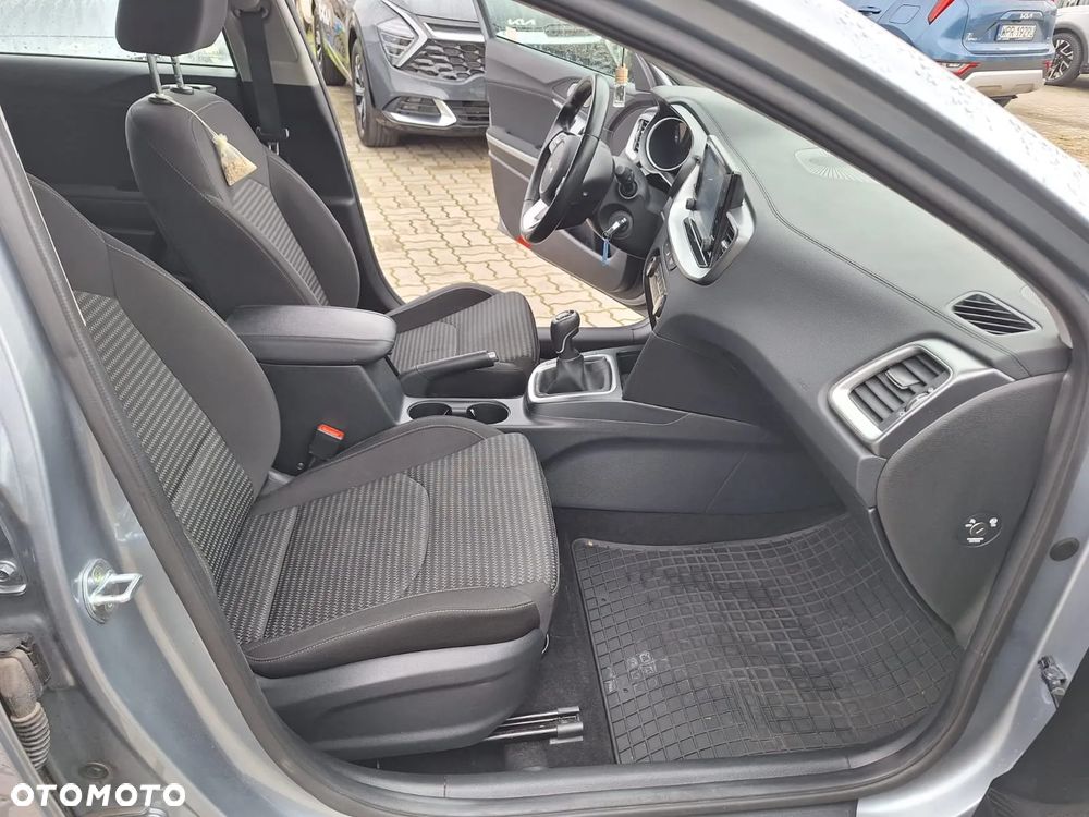 Kia Ceed 1.5 T-GDI M - 28