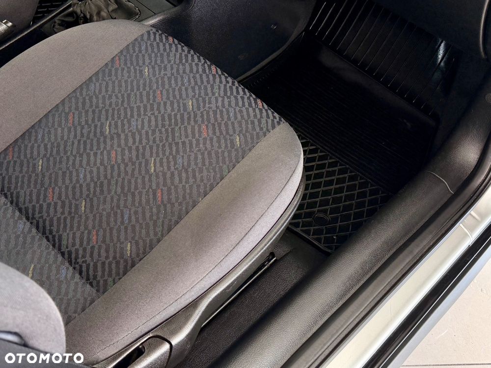 Opel Astra - 17