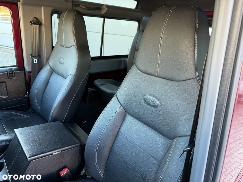 Land Rover Defender - 14