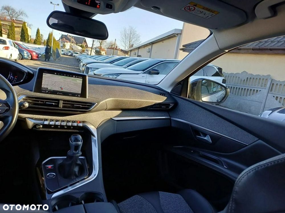Peugeot 3008 1.2 PureTech Allure S&S - 20