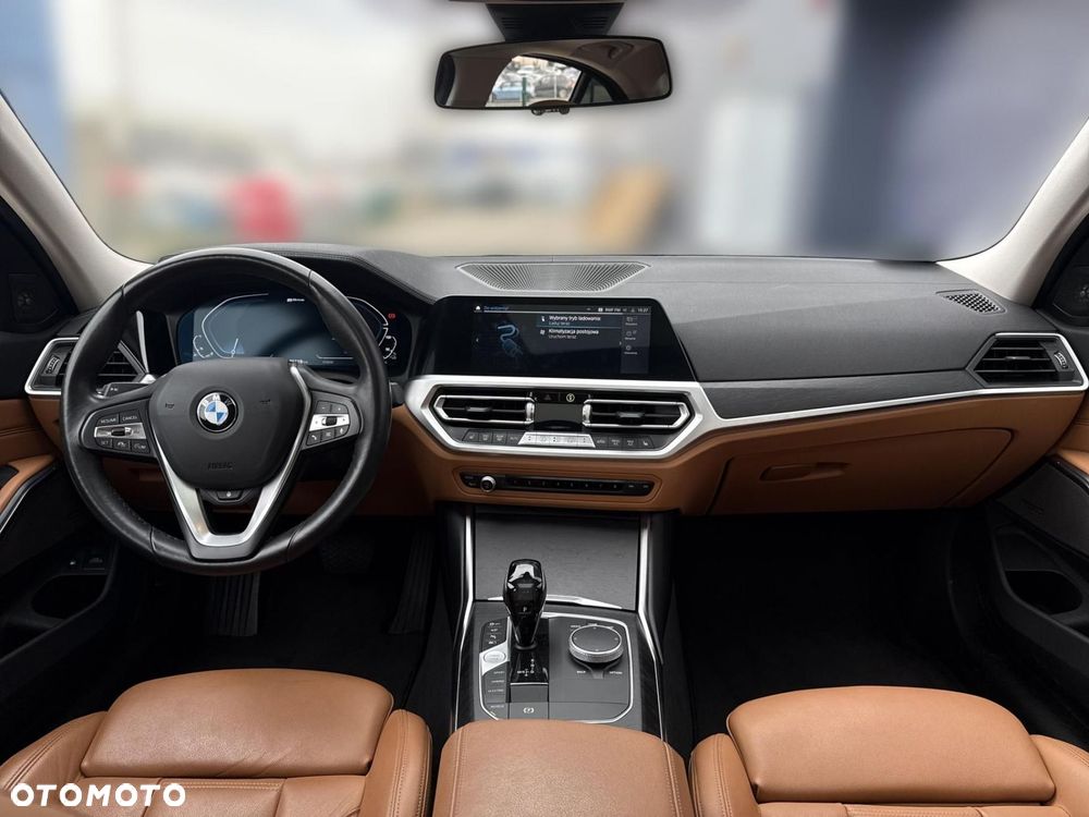 BMW Seria 3 330e Luxury Line - 6