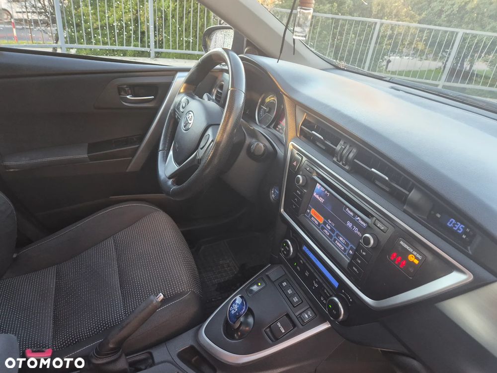 Toyota Auris Hybrid 135 Prestige - 6