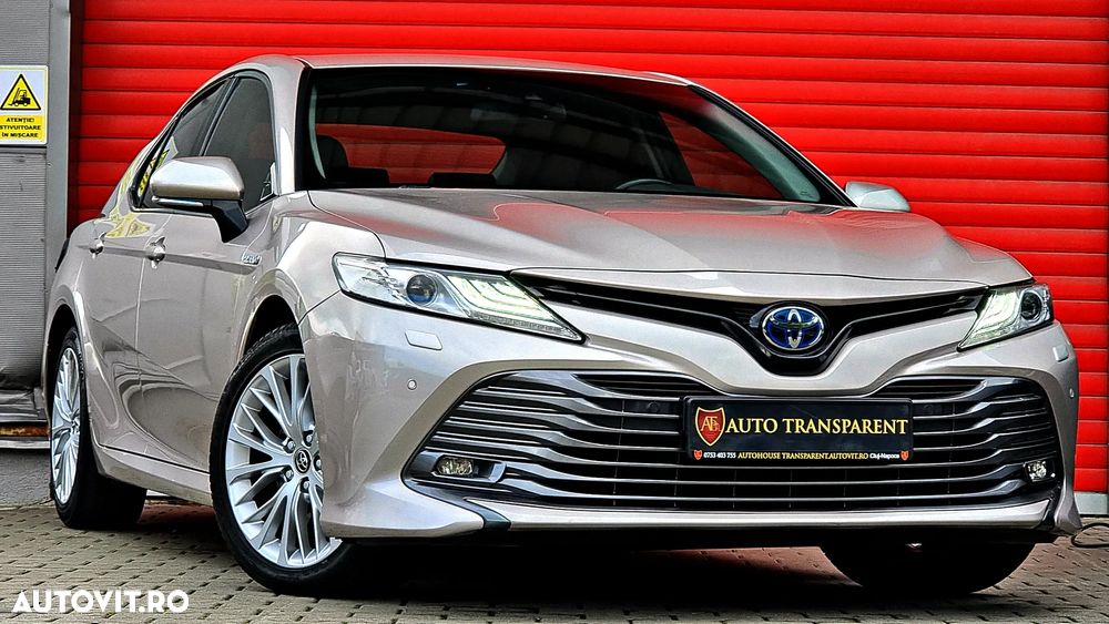 Toyota Camry 2.5 Hybrid Business - 28